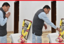 मुख्यमंत्री पुष्कर सिंह धामी ने महानायक वीर चंद्र सिंह गढ़वाली की पुण्यतिथि पर उनके चित्र पर श्रद्धा सुमन अर्पित कर दी श्रद्धांजलि