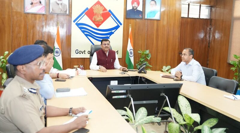 मुख्य सचिव ने ली सचिवालय में लॉ एंड ऑर्डर को लेकर बैठक