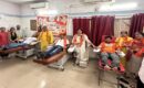 रक्तदान कर मनाया शिवसेना का स्थापना दिवस, समाज सेवा का दिया संदेश
