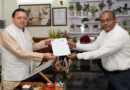 SIR: मुख्यमंत्री पुष्कर सिंह धामी को सौंपा गया गणना फॉर्म