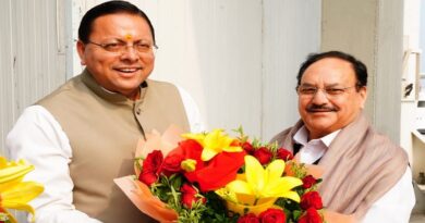 मुख्यमंत्री पुष्कर सिंह धामी ने जौलीग्रांट एयरपोर्ट पर केंद्रीय मंत्री जेपी नड्डा का किया स्वागत