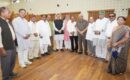मुख्यमंत्री से पूर्व विधायकों ने की शिष्टाचार भेंट, सर्वाधिक कार्यकाल के लिए दी बधाई