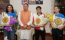 सीएम धामी से अंतरराष्ट्रीय स्तर पर शानदार प्रदर्शन करने वाली उत्तराखण्ड की महिला मुक्केबाजों ने की मुलाक़ात