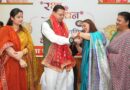 मुख्यमंत्री पुष्कर सिंह धामी ने बहनों से बंधवाई राखी
