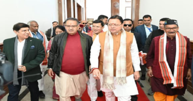 गैरसैंण में आयोजित उत्तराखंड विधानसभा का सत्र विपक्षी दलों के हंगामे के बाद अनिश्चितकाल के लिए स्थगित